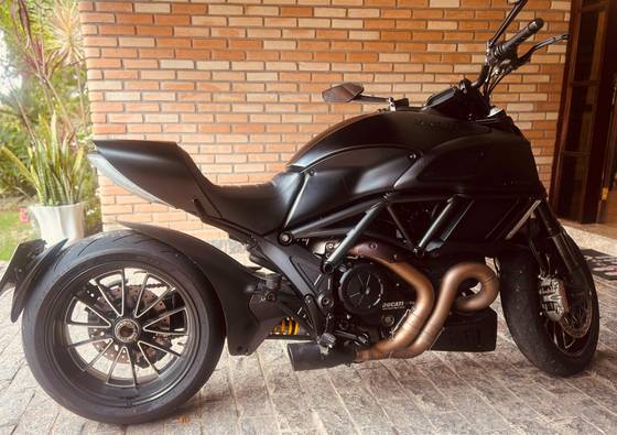 DUCATI DIAVEL DARK 
