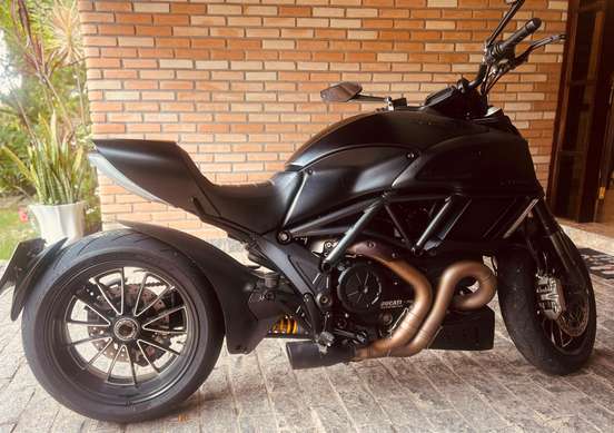 DUCATI-DIAVEL DARK-2016