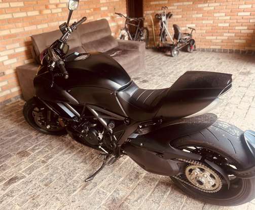 DUCATI-DIAVEL DARK-2016