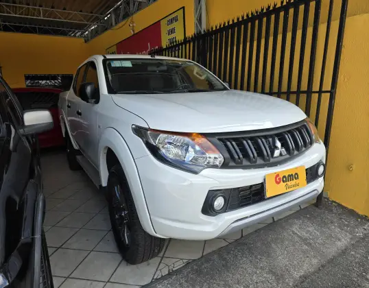 MITSUBISHI L200 TRITON 2.4 16V TURBO DIESEL GL CD 4X4 MANUAL MITSUBISHI L200 TRITON 2.4 16V TURBO DIESEL GL CD 4X4 MANUAL