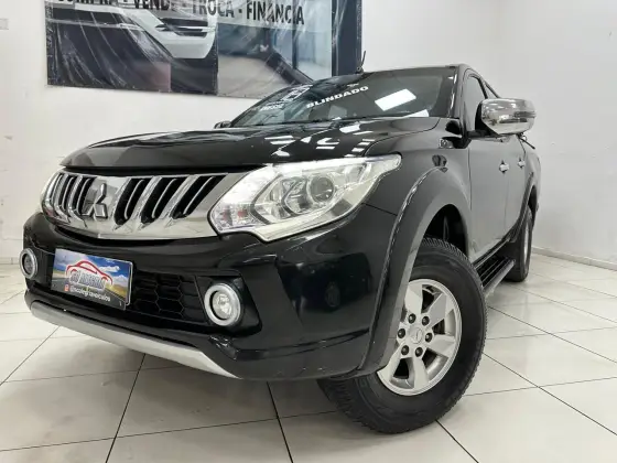 MITSUBISHI L200 TRITON 2.4 16V TURBO DIESEL SPORT HPE TOP CD 4P 4X4 AUTOMÁTICO