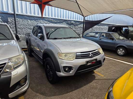 MITSUBISHI-L200 TRITON-3.2 HPE 4X4 CD 16V TURBO INTERCOOLER DIESEL 4P AUTOMÁTICO MITSUBISHI-L200 TRITON-2014