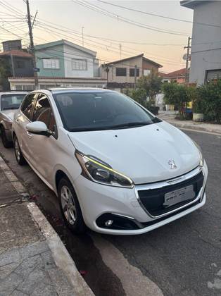 PEUGEOT 208 1.2 ALLURE 12V FLEX 4P MANUAL