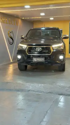TOYOTA HILUX 2.8 SRX 4X4 CD 16V DIESEL 4P AUTOMÁTICO