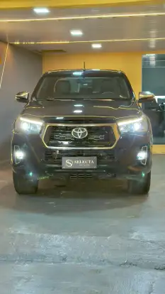 TOYOTA-HILUX-2019