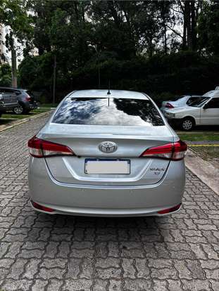 TOYOTA-YARIS-2024