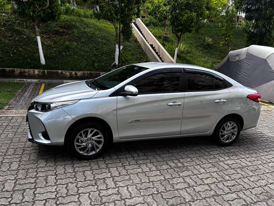 TOYOTA-YARIS-2024