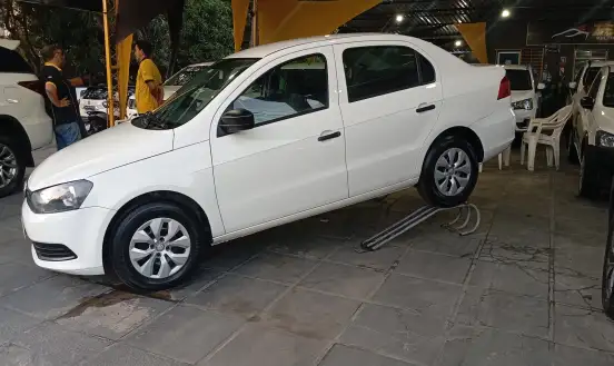 VOLKSWAGEN-VOYAGE-2015