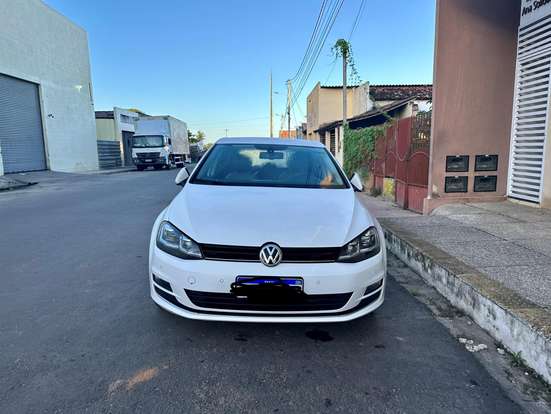 VOLKSWAGEN-GOLF-2014