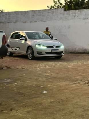 VOLKSWAGEN-GOLF-2014