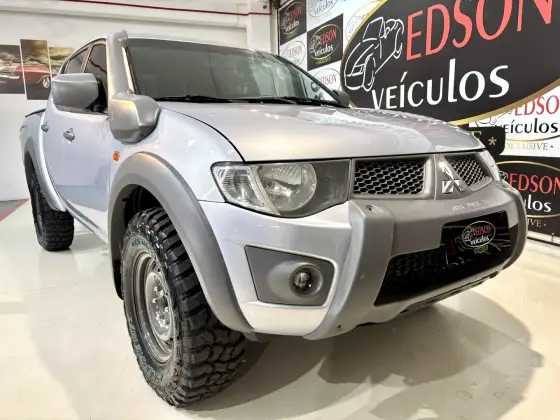 MITSUBISHI L200 SAVANA 3.2 4X4 16V TURBO INTERCOOLER DIESEL 4P MANUAL