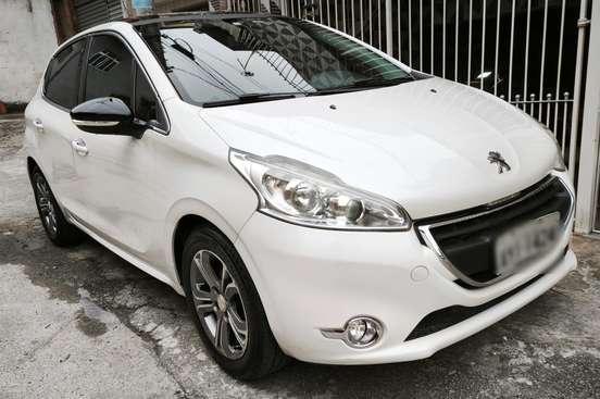 PEUGEOT-208-2014