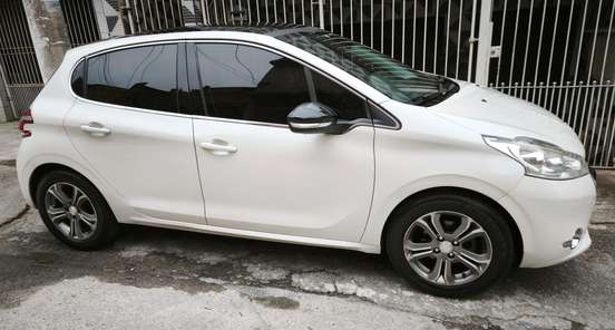 PEUGEOT-208-2014