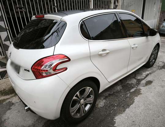 PEUGEOT-208-2014