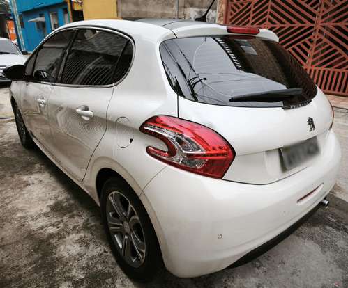 PEUGEOT-208-2014