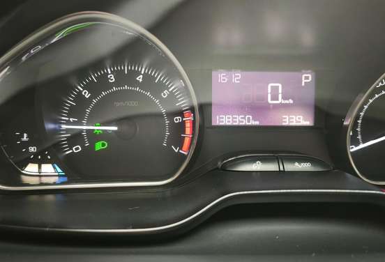 PEUGEOT-208-2014