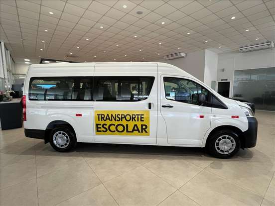 TOYOTA-HIACE-2024