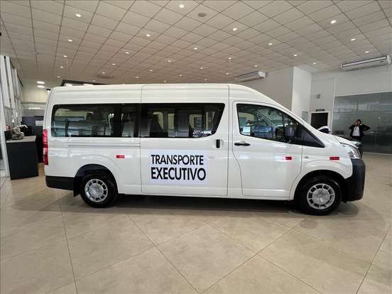 TOYOTA-HIACE-2.8 D-4D TURBO DIESEL MINIBUS 15+1 DX AUTOMÁTICO TOYOTA-HIACE-2024