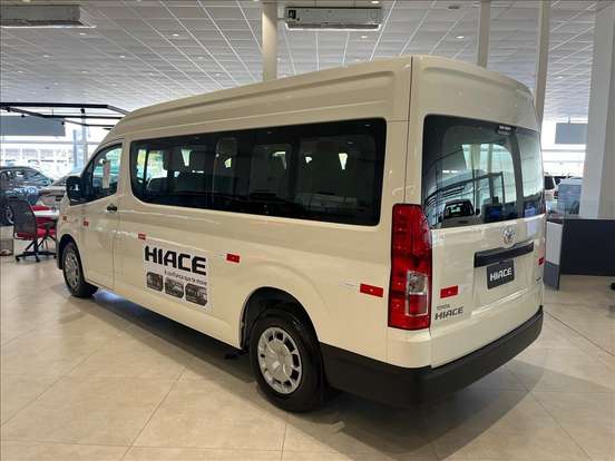 TOYOTA-HIACE-2024