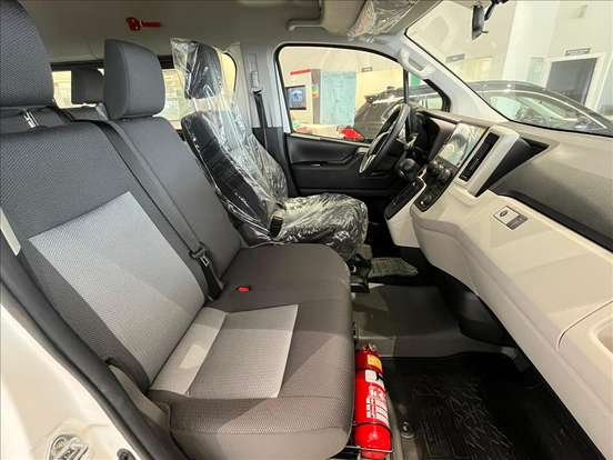 TOYOTA-HIACE-2.8 D-4D TURBO DIESEL MINIBUS 15+1 DX AUTOMÁTICO TOYOTA-HIACE-2024