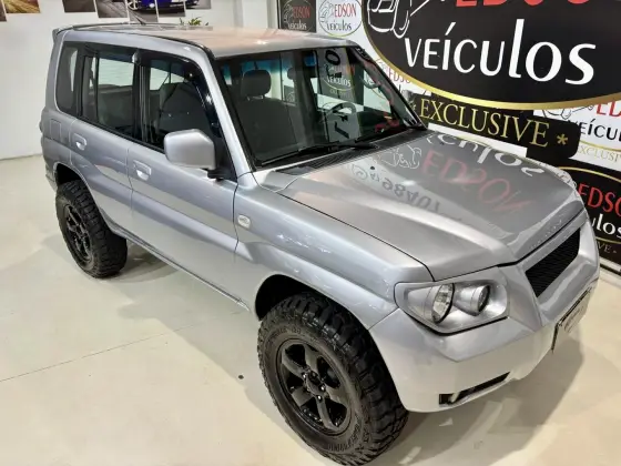 MITSUBISHI PAJERO TR4 2.0 4X4 16V 131CV GASOLINA 4P MANUAL MITSUBISHI PAJERO TR4 2.0 4X4 16V 131CV GASOLINA 4P MANUAL
