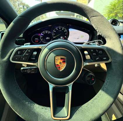 PORSCHE-CAYENNE-2022