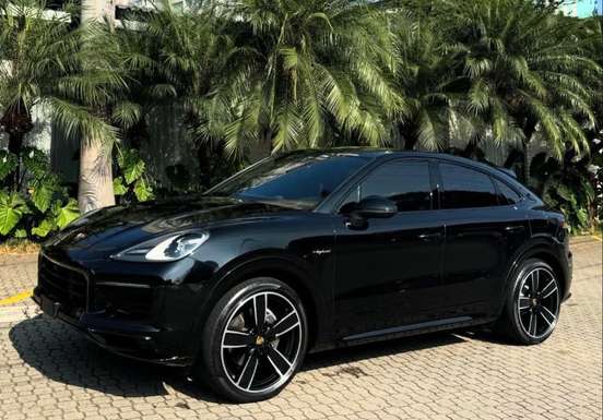 PORSCHE-CAYENNE-2022