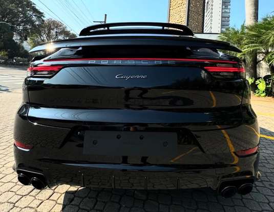 PORSCHE-CAYENNE-2022