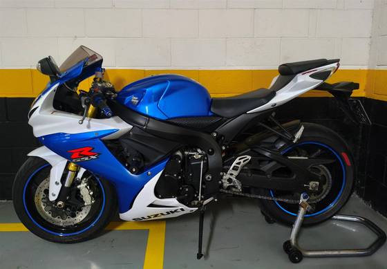 SUZUKI GSX-R750 
