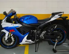 SUZUKI GSX-R750 SUZUKI GSX-R750