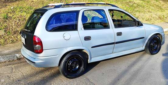 CHEVROLET-CORSA-2001
