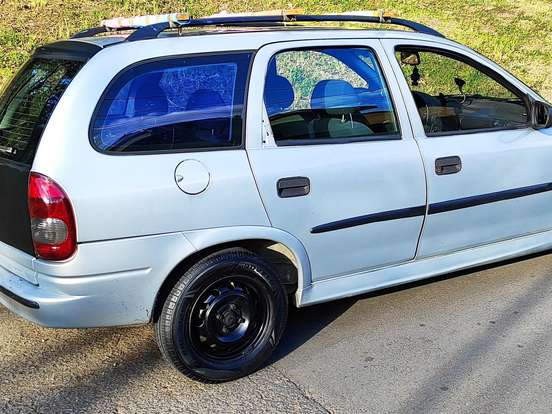 CHEVROLET-CORSA-1.0 MPFI SUPER WAGON 16V GASOLINA 4P MANUAL CHEVROLET-CORSA-2001