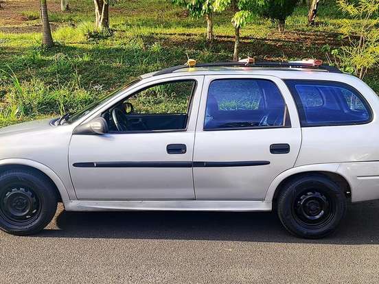 CHEVROLET-CORSA-1.0 MPFI SUPER WAGON 16V GASOLINA 4P MANUAL CHEVROLET-CORSA-2001