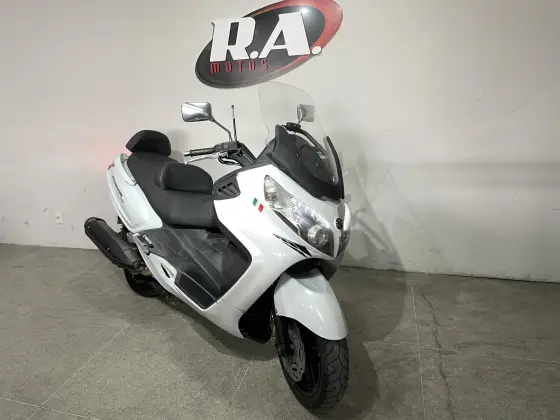 DAFRA MAXSYM 400i 