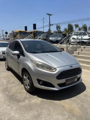 FORD FIESTA 1.6 SE HATCH 16V FLEX 4P POWERSHIFT