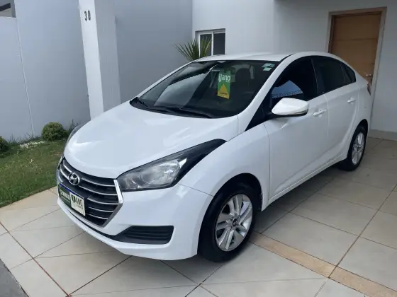 HYUNDAI HB20S 1.6 COMFORT PLUS 16V FLEX 4P AUTOMÁTICO