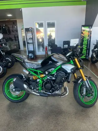 KAWASAKI Z900 R EDITION 