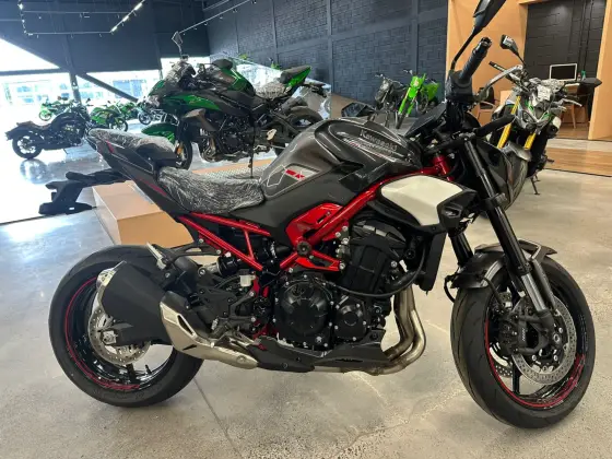 KAWASAKI Z900 
