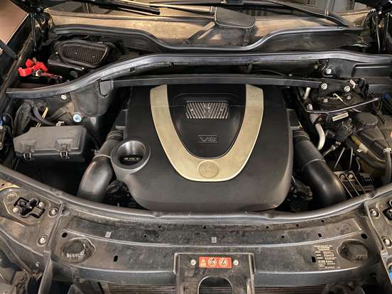MERCEDES-BENZ-GL 500-2010