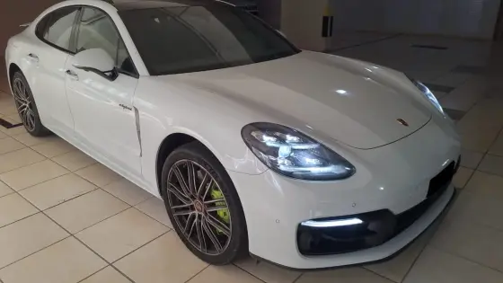 PORSCHE PANAMERA 2.9 V6 E-HYBRID 4 PLATINUM EDITION PDK