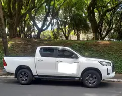 TOYOTA HILUX 2.8 D-4D TURBO DIESEL CD SR 4X4 AUTOMÁTICO TOYOTA HILUX 2.8 D-4D TURBO DIESEL CD SR 4X4 AUTOMÁTICO