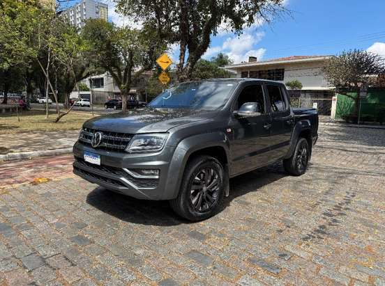 VOLKSWAGEN-AMAROK-2020