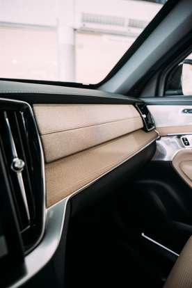 VOLVO-XC90-2025