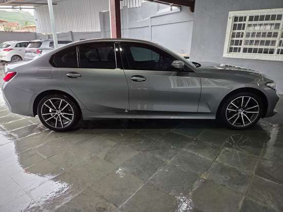 BMW-320i-2024