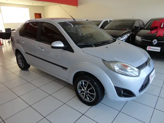 FORD FIESTA 1.6 ROCAM SEDAN 8V FLEX 4P MANUAL FORD FIESTA 1.6 ROCAM SEDAN 8V FLEX 4P MANUAL