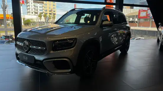 MERCEDES-BENZ-GLB 220-2025