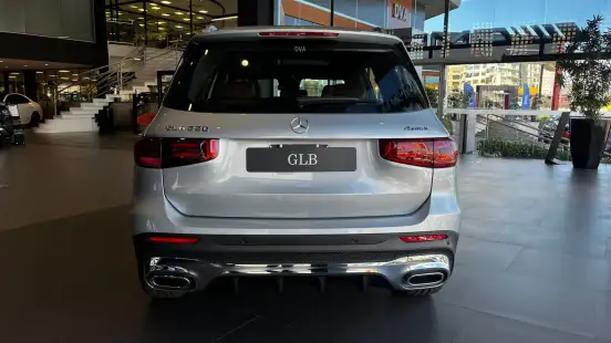 MERCEDES-BENZ-GLB 220-2025