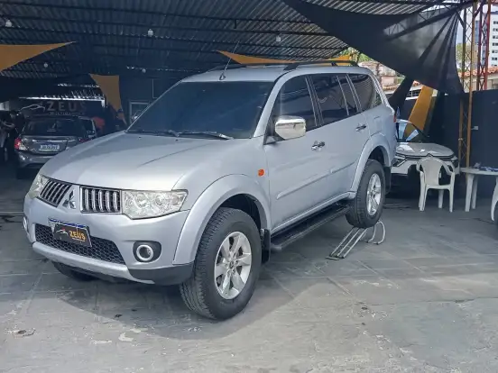 MITSUBISHI-PAJERO DAKAR-3.5 HPE 7 LUGARES 4X4 V6 24V FLEX 4P AUTOMÁTICO MITSUBISHI-PAJERO DAKAR-2013