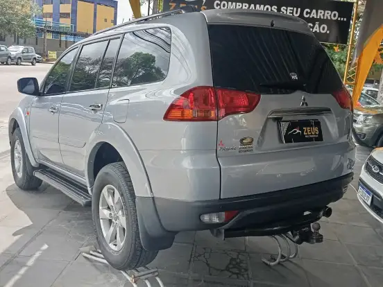 MITSUBISHI-PAJERO DAKAR-3.5 HPE 7 LUGARES 4X4 V6 24V FLEX 4P AUTOMÁTICO MITSUBISHI-PAJERO DAKAR-2013
