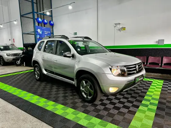 RENAULT DUSTER 2.0 DYNAMIQUE 4X2 16V FLEX 4P AUTOMÁTICO